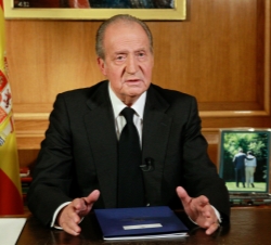 Su Majestad el Rey durante su mensaje por el fallecimiento de D. Aldolfo Suárez 